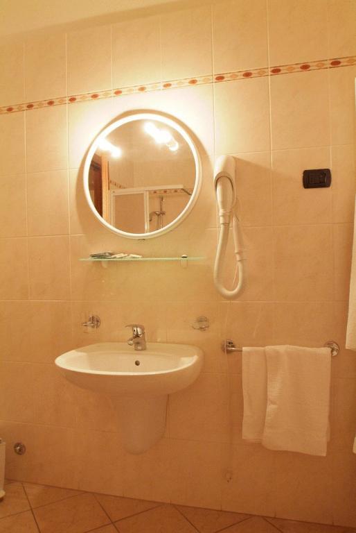 Hotel La Maddalena 콰트로 카스텔라 객실 사진