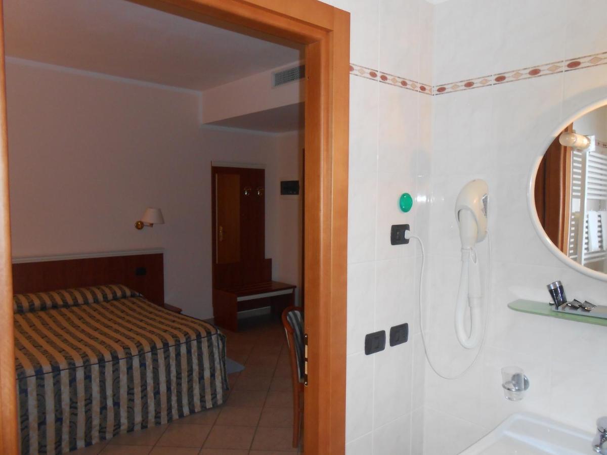 Hotel La Maddalena 콰트로 카스텔라 외부 사진
